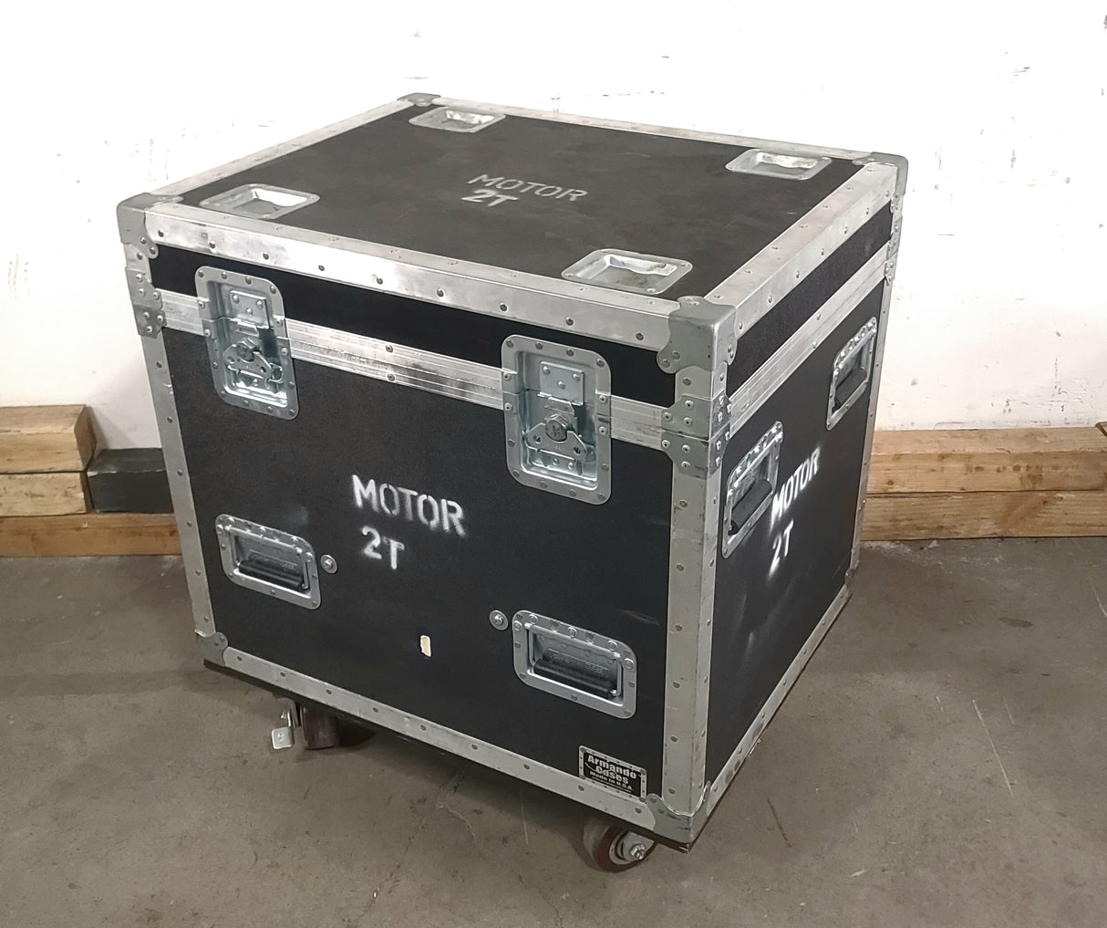 Armando Cases (22x28x21) Wheeled Road Case