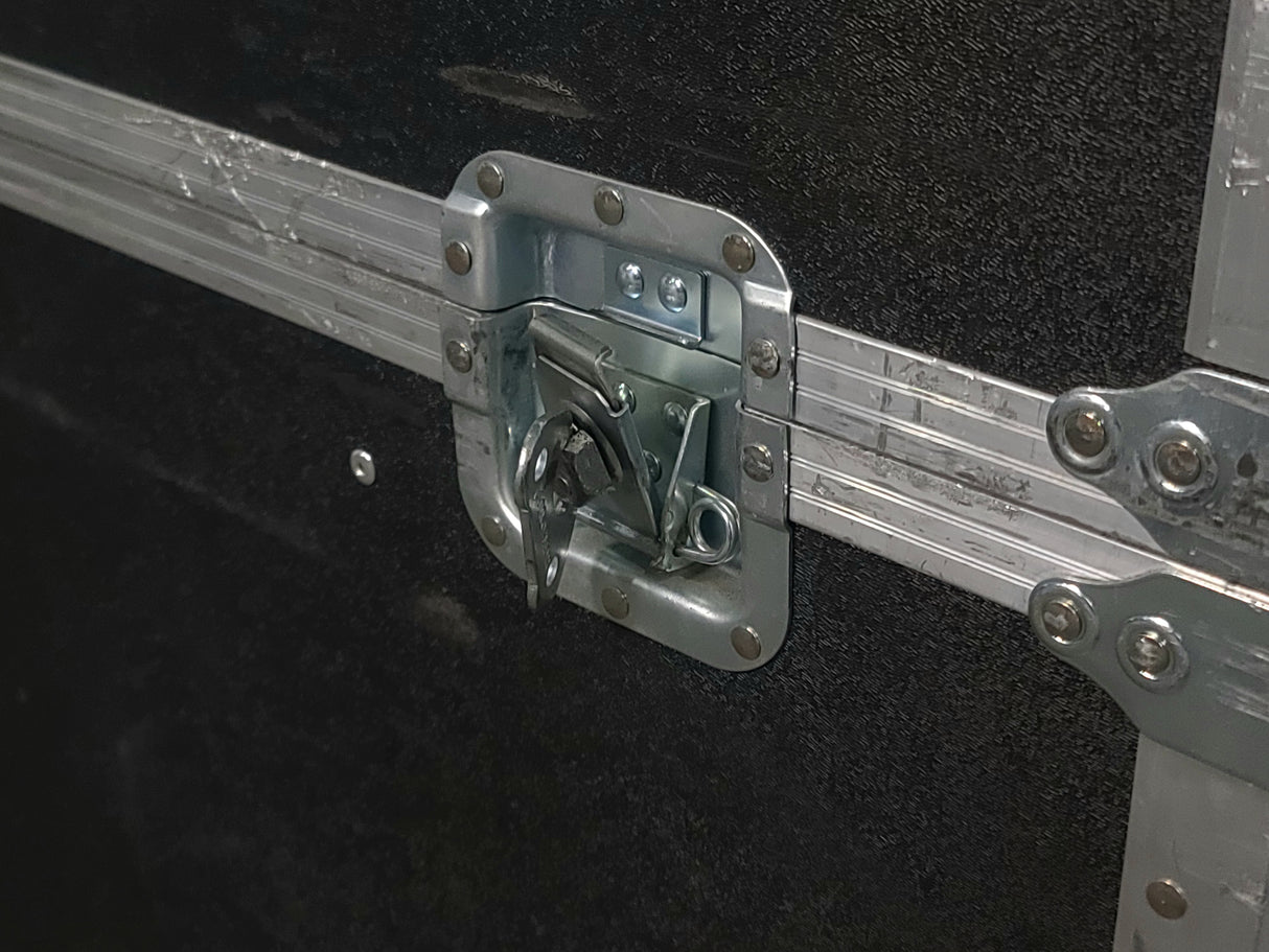 Armando Cases (2) [16x27x16] Custom Speaker Wheeled Road Case