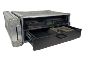 Shure UR4S Wireless Receiver Kit (H4: 518-578 MHz) w/ Beta 58A Microphone, Shure UR1 Bodypack w/ Microphone & (2) Antennas in Hard Carry Case