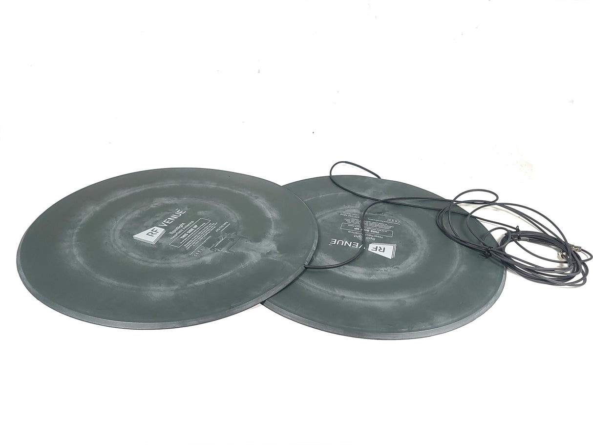 (2) RF Venue Spotlight Antennas (470~740 MHz)  in Custom Carrying Case