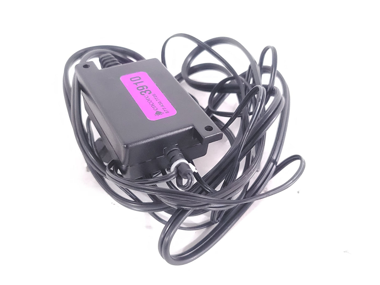 Shure ULXS4 Wireless Receiver Kit (J1: 554-590MHz) w/ ULX2 Handheld Transmitter w/ SM58 Mic Capsule, ULX1 Belt Pack, (2) Antennas, & PSU in Hard Carry Case