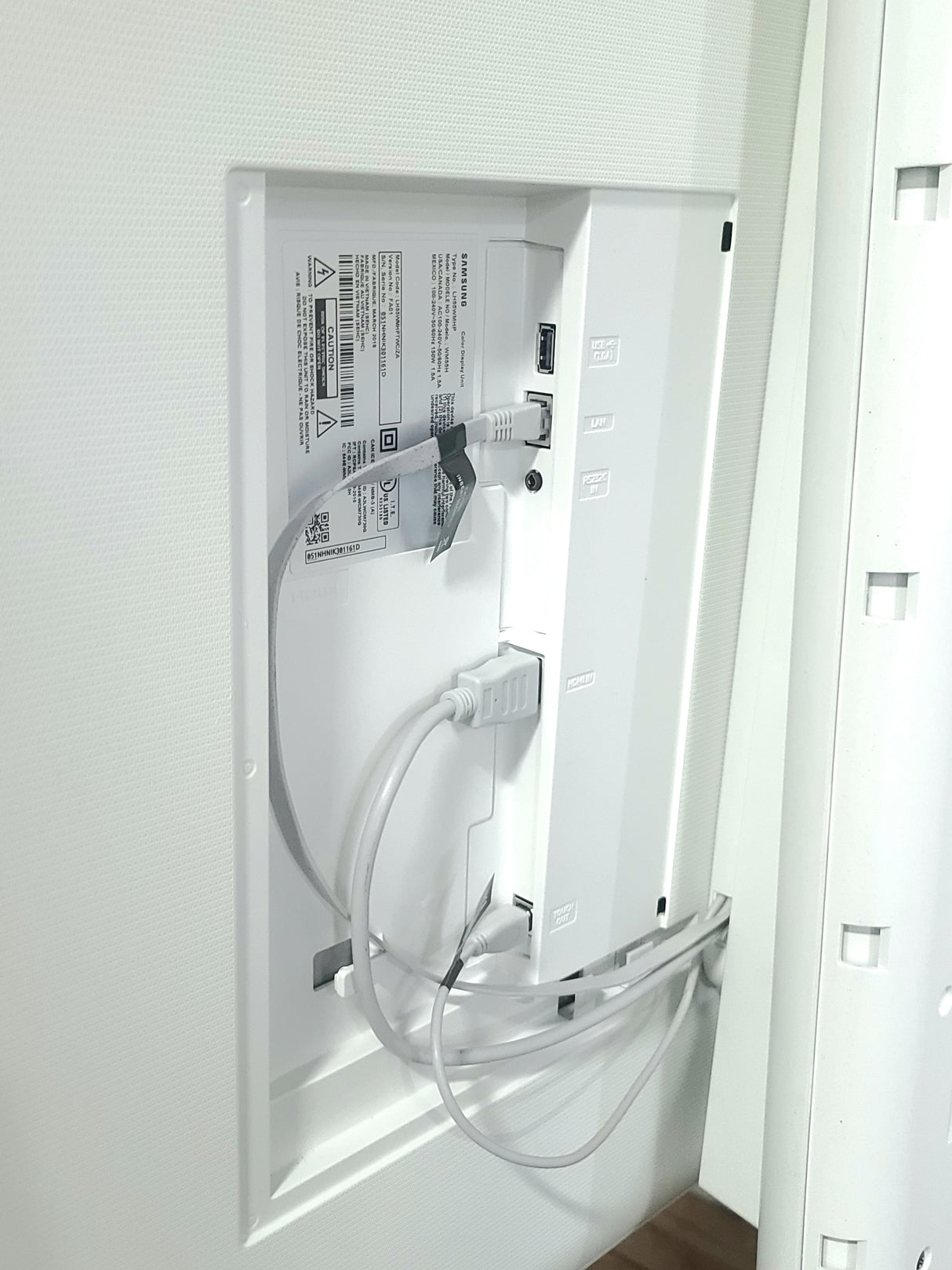 Samsung WM55H Flip 55' Interactive Digital Flipchart  w/ Rolling Stand, Wireless Display Adapter, PSU, Touch Pad,  in wheeled Road Case