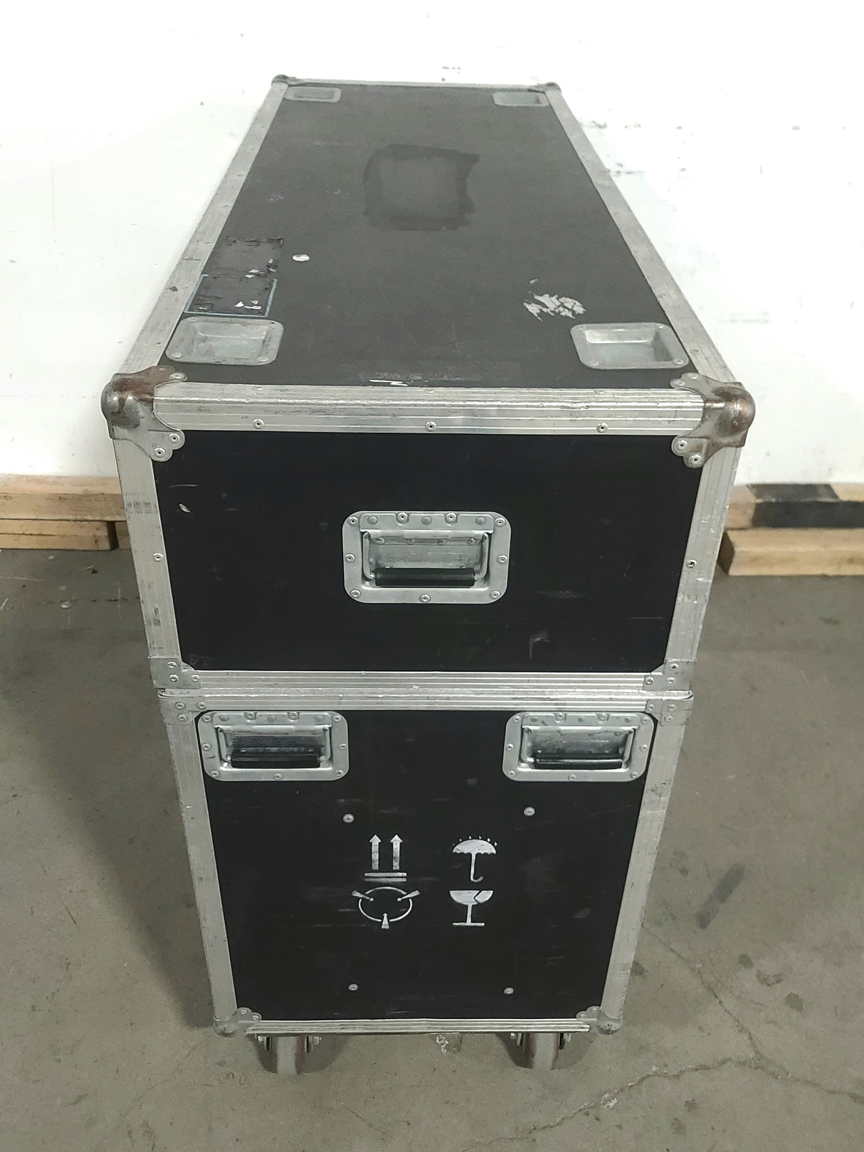 53x23x33 Pak-Rite Custom Monitor Case Holds (2) Monitors