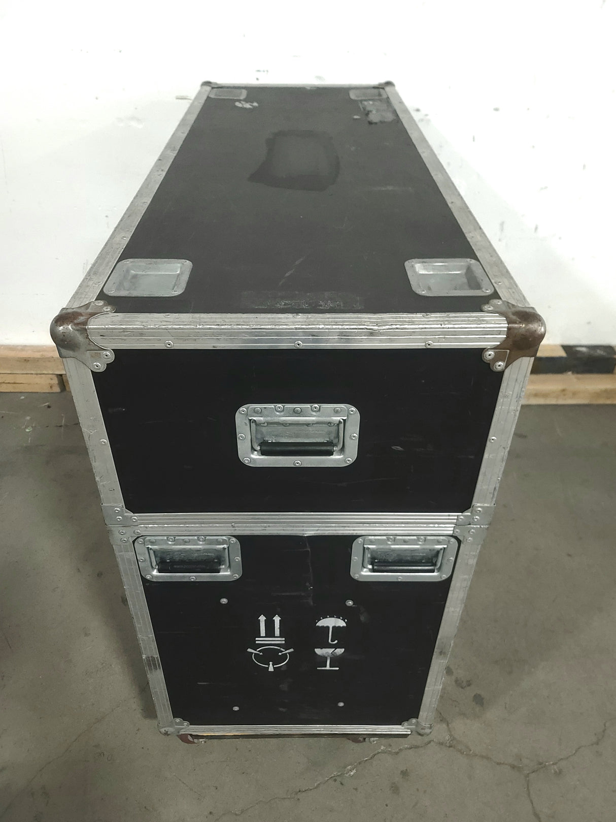 53x23x33 Pak-Rite Custom Monitor Case Holds (2) Monitors