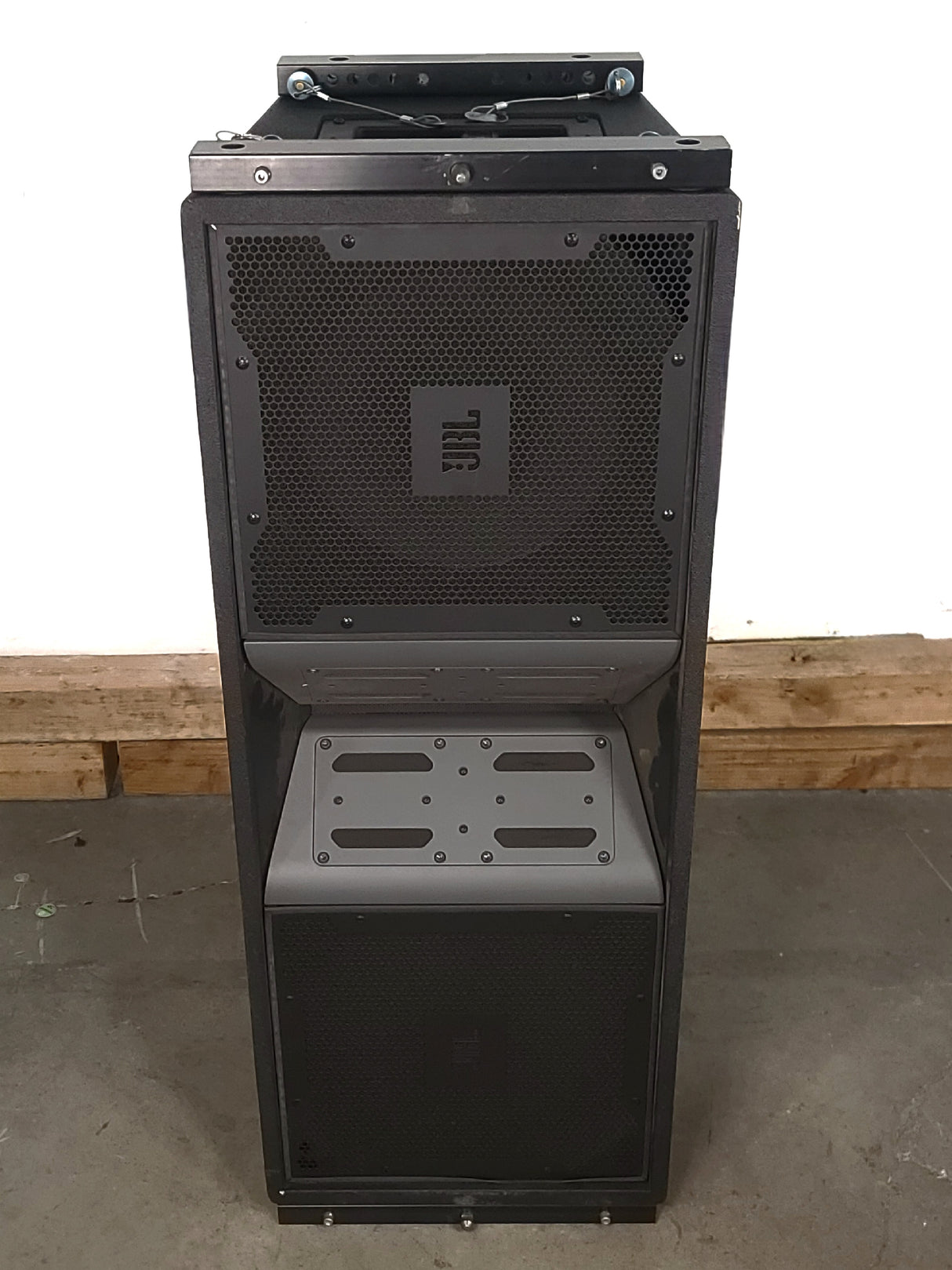 JBL VT4888 VerTec Series 3-Way Passive Line Array Speaker w/ Wheeled Dolly and Soft Cover