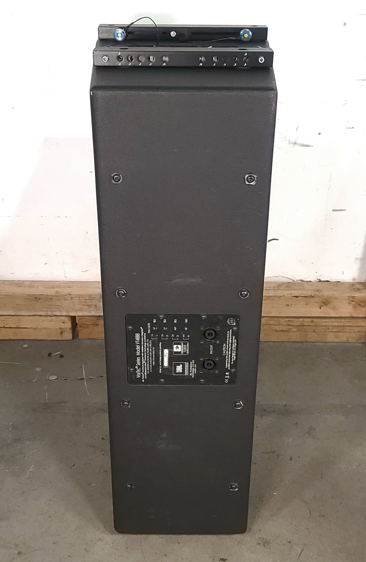 JBL VT4888 VerTec Series 3-Way Passive Line Array Speaker w/ Wheeled Dolly and Soft Cover