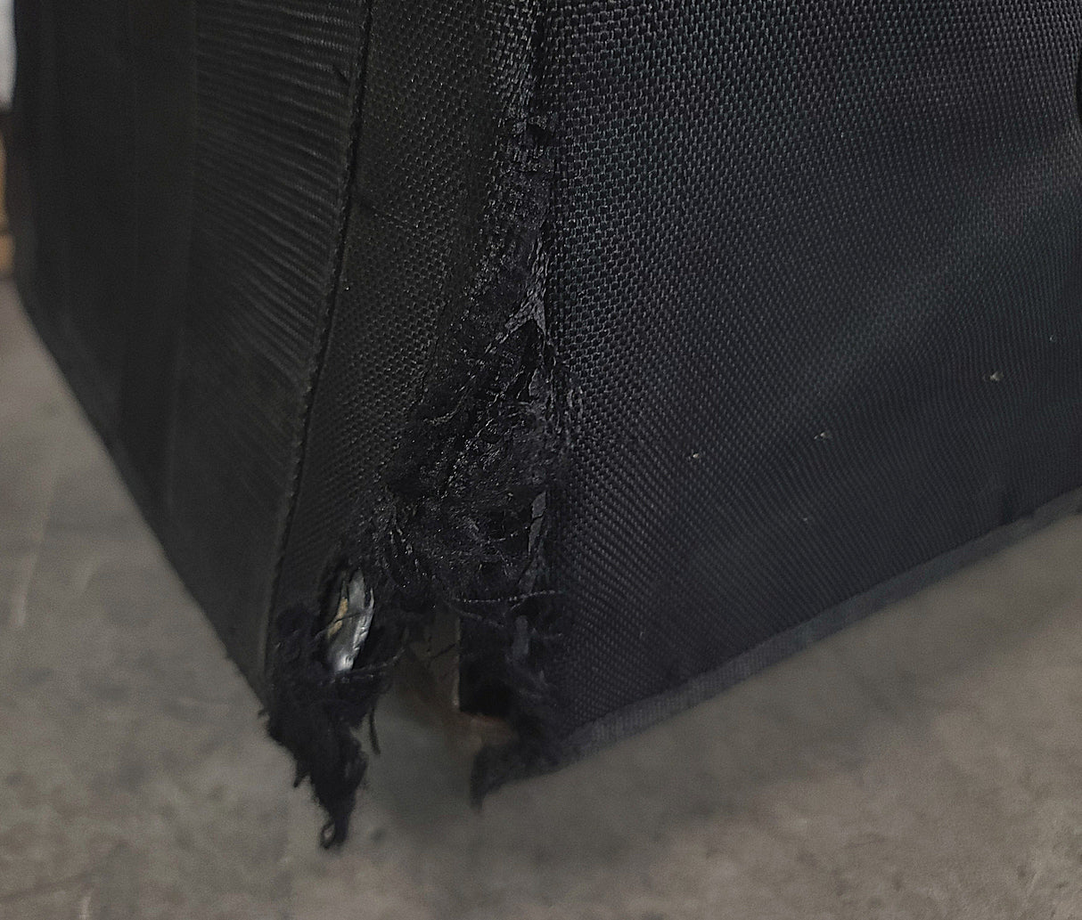 JBL VT4888 VerTec Series 3-Way Passive Line Array Speaker w/ Wheeled Dolly and Soft Cover