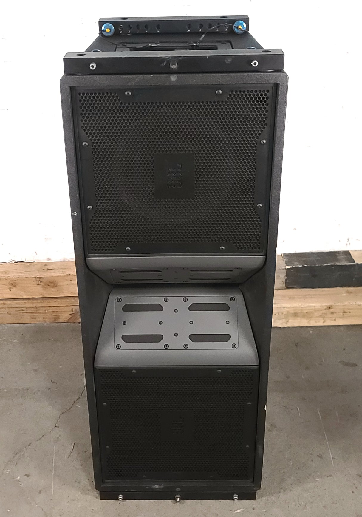 JBL VT4888 VerTec Series 3-Way Passive Line Array Speaker w/ Wheeled Dolly and Soft Cover