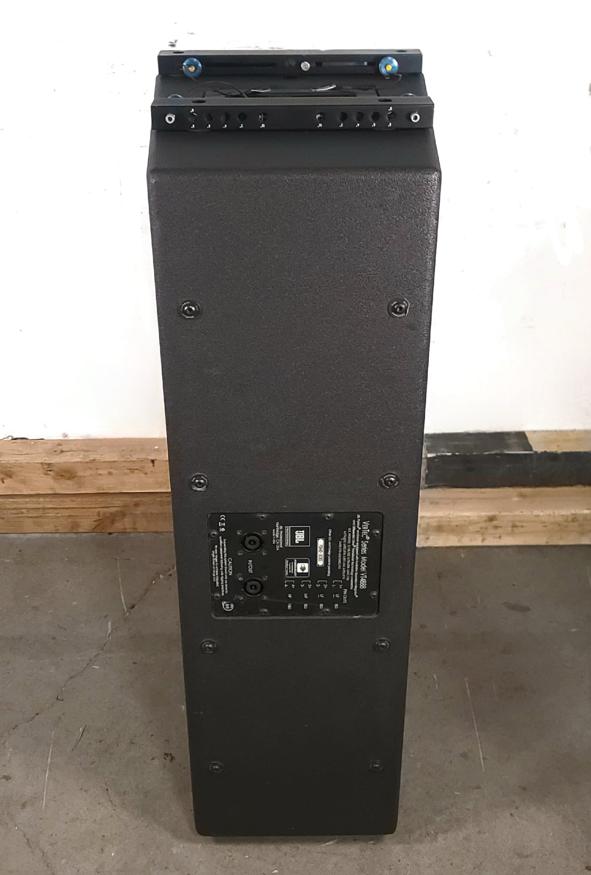 JBL VT4888 VerTec Series 3-Way Passive Line Array Speaker w/ Wheeled Dolly and Soft Cover