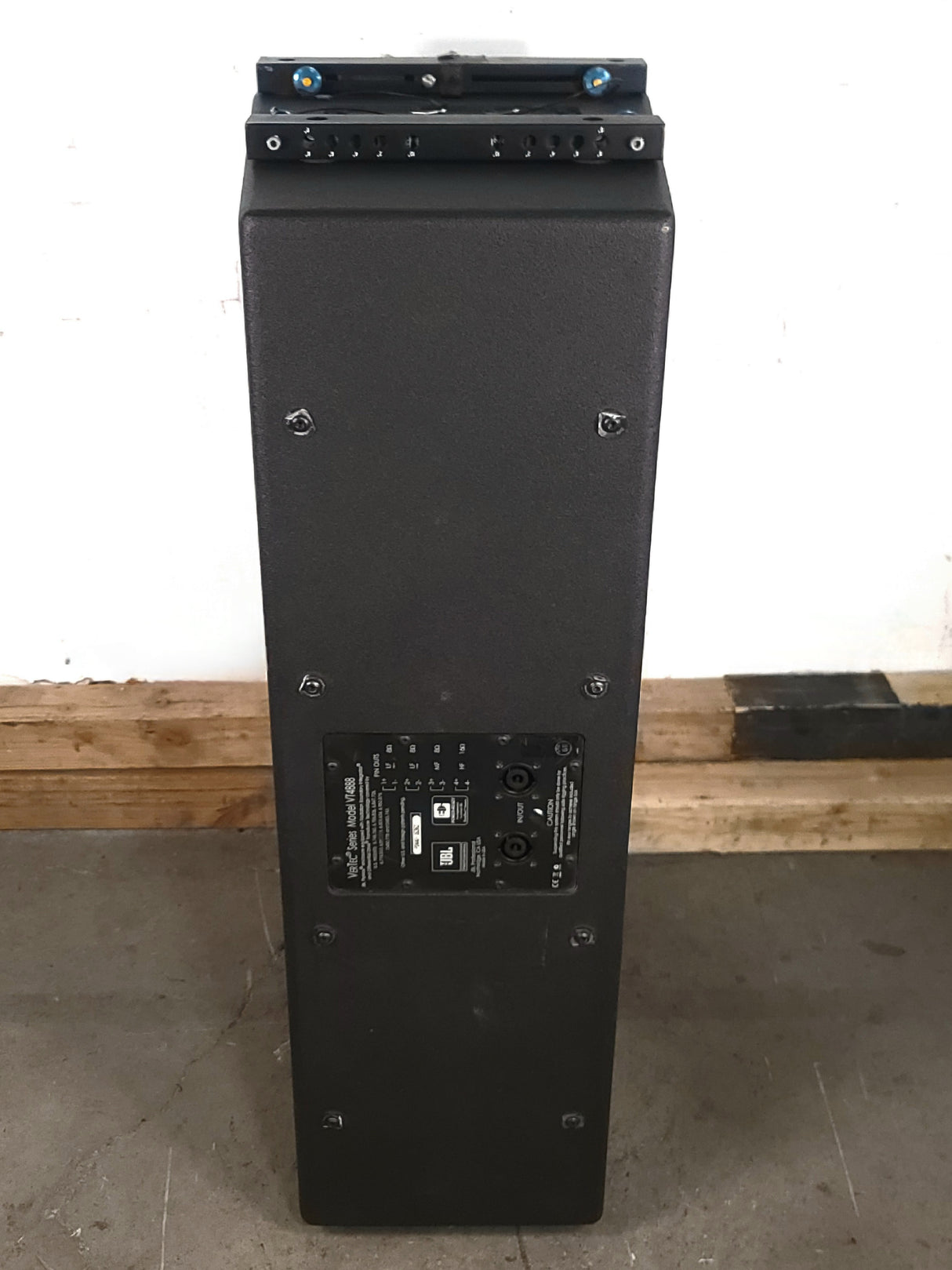 JBL VT4888 VerTec Series 3-Way Passive Line Array Speaker w/ Wheeled Dolly and Soft Cover