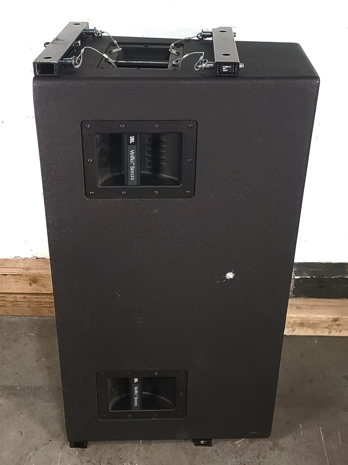 JBL VT4888 VerTec Series 3-Way Passive Line Array Speaker w/ Wheeled Dolly and Soft Cover