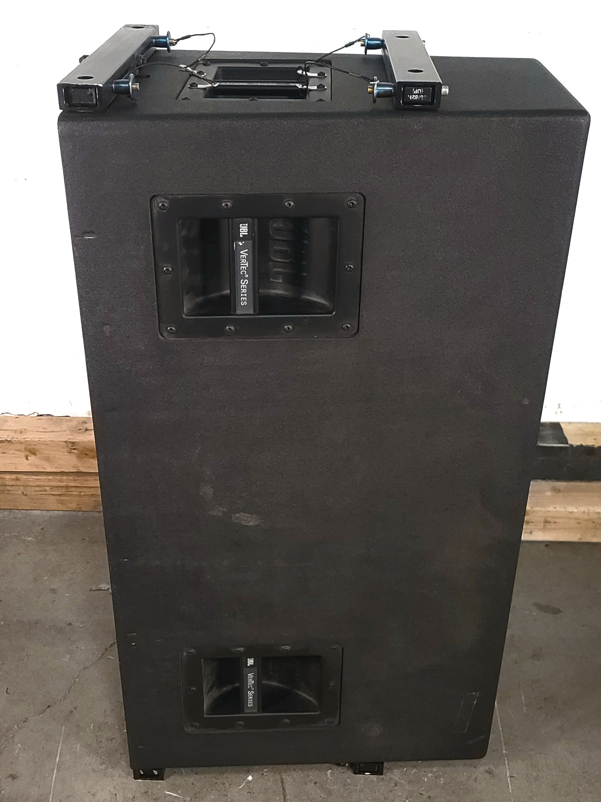 JBL VT4888 VerTec Series 3-Way Passive Line Array Speaker w/ Wheeled Dolly and Soft Cover