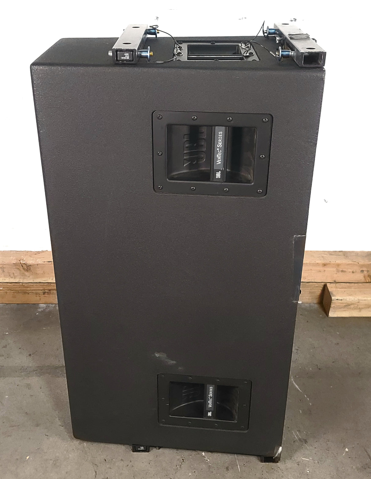 JBL VT4888 VerTec Series 3-Way Passive Line Array Speaker w/ Wheeled Dolly and Soft Cover