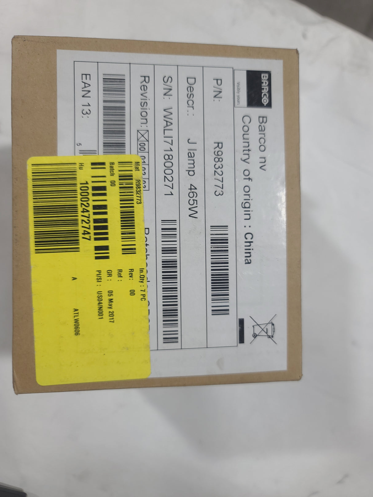 Barco RLS W12 11,000 Lumens WUXGA 1-Chip DLP (Lamp Hours 581 & 978) Large Venue Projector w/ (4) Mounting Clamps, Remote, Extra Lamp & in Wheeled Road Case (NO LENS)