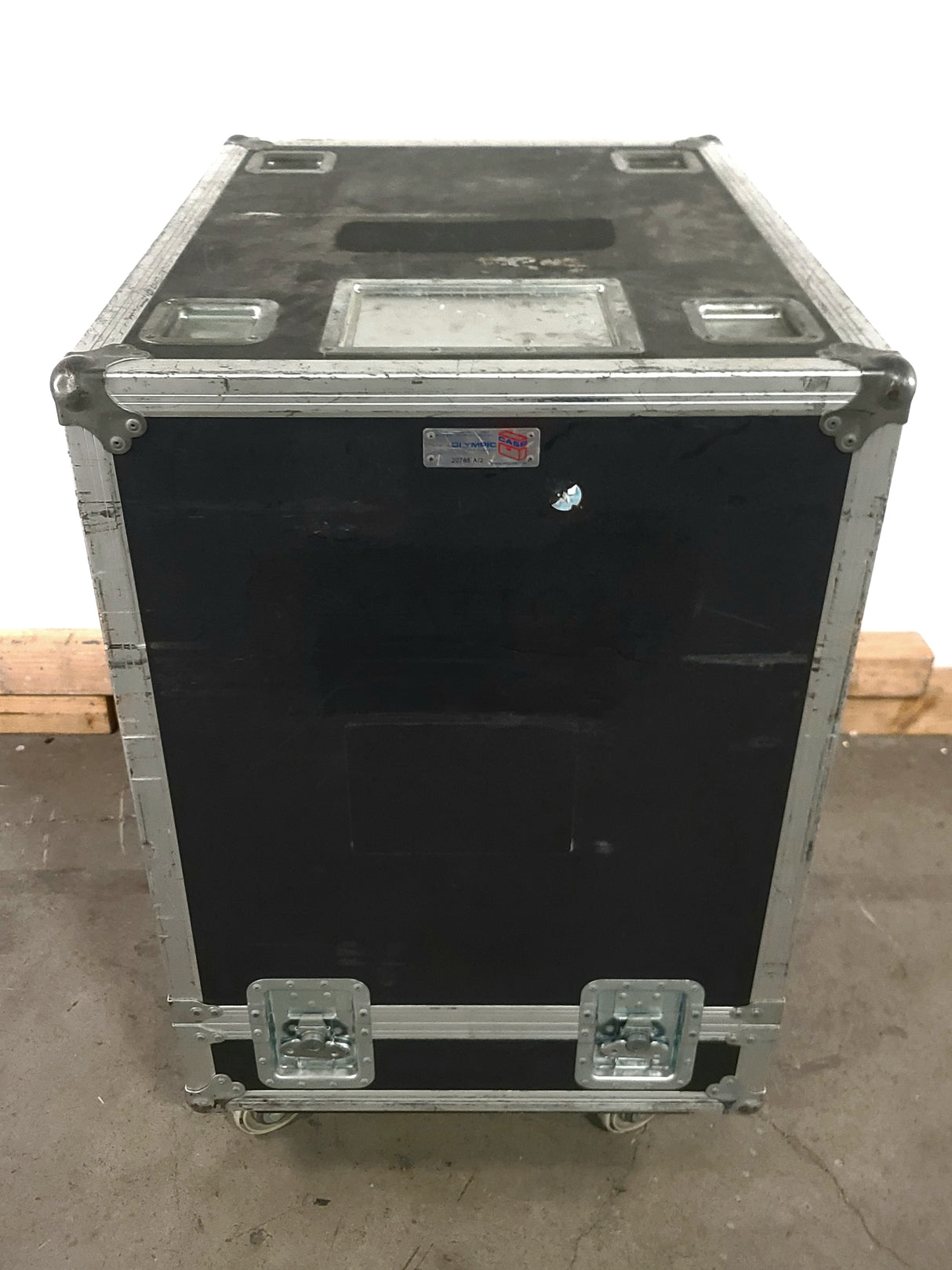 30x19x28 Olympic 16RU Wheeled Rack Case