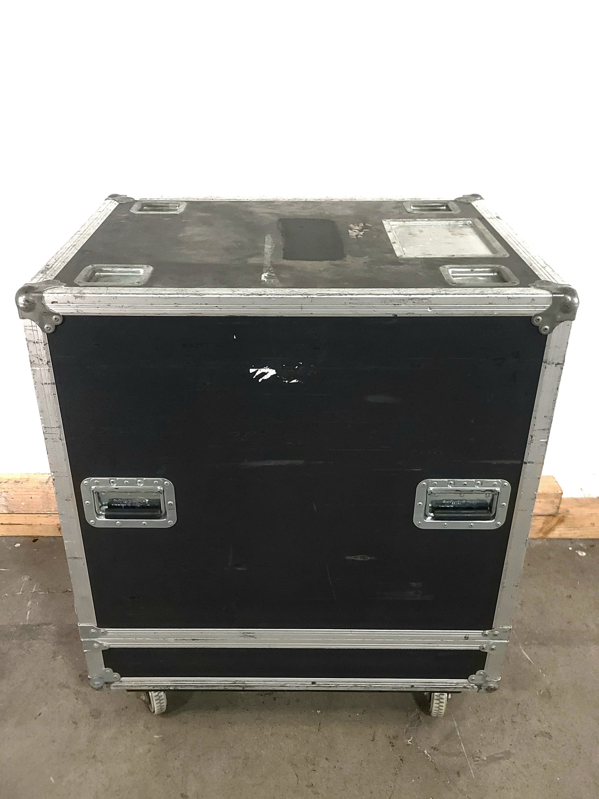 30x19x28 Olympic 16RU Wheeled Rack Case