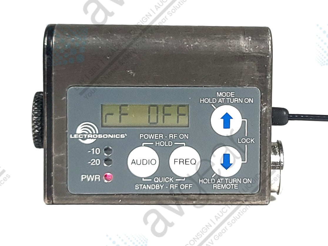 Lectrosonics SMA Super Miniature Wireless Microphone Transmitter Block 26 (665-691MHz) [Not For Use In The UAS] in Leather Pouch