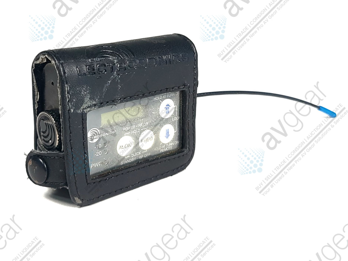 Lectrosonics SMA Super Miniature Wireless Microphone Transmitter Block 26 (665-691MHz) [Not For Use In The UAS] in Leather Pouch