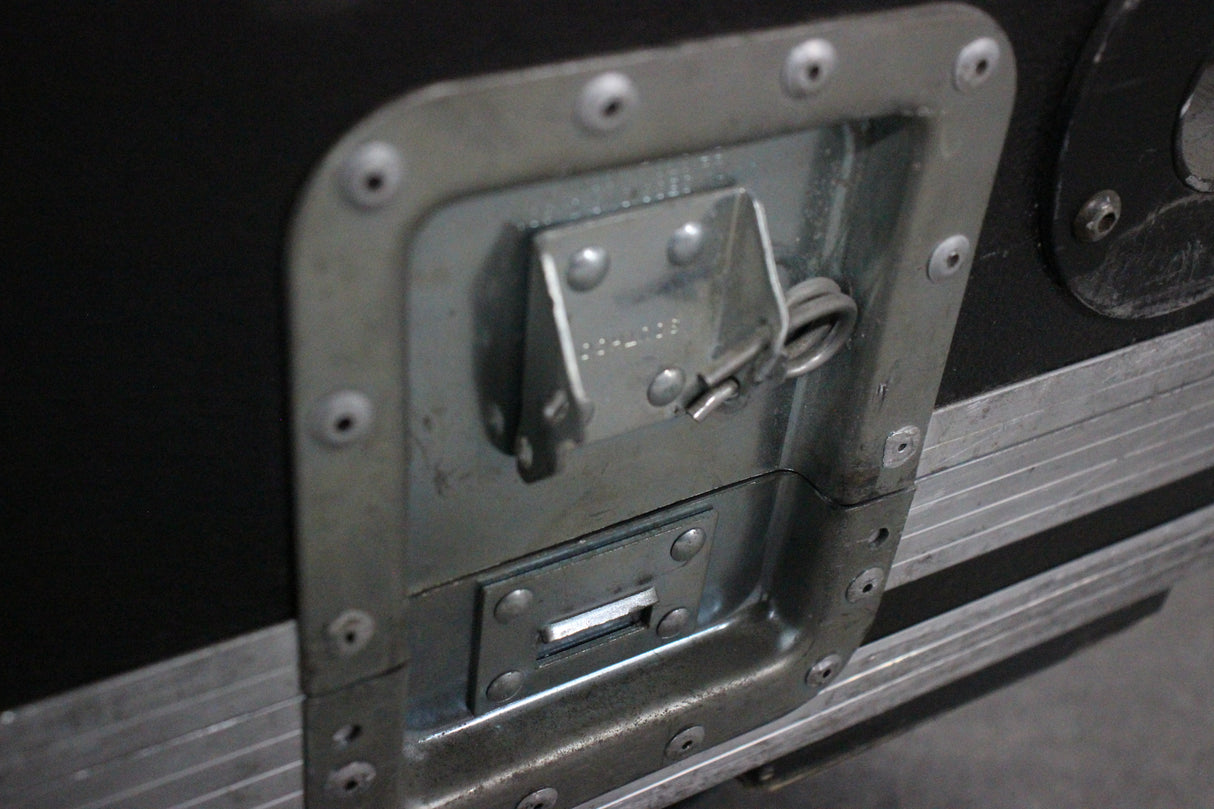 (2) MacPherson Monolith Bi-Amp Speakers w/ Rigging Hardware in Wheeled Road Case (For Parts)
