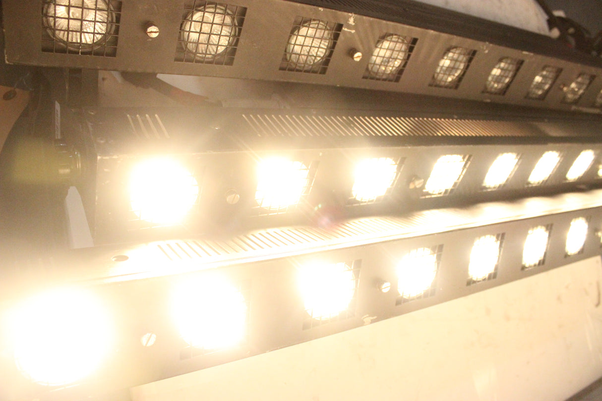 (3) SHOWTEC Sunstrip Active 10x75w - 230v version