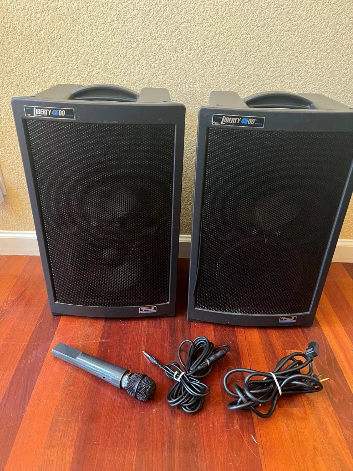 Anchor LibertyMPA-4500 Portable Speaker