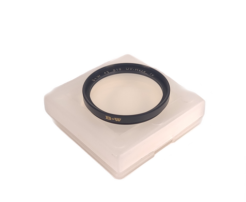 B+W 43 010 UV-Haze 1X Filter in Case