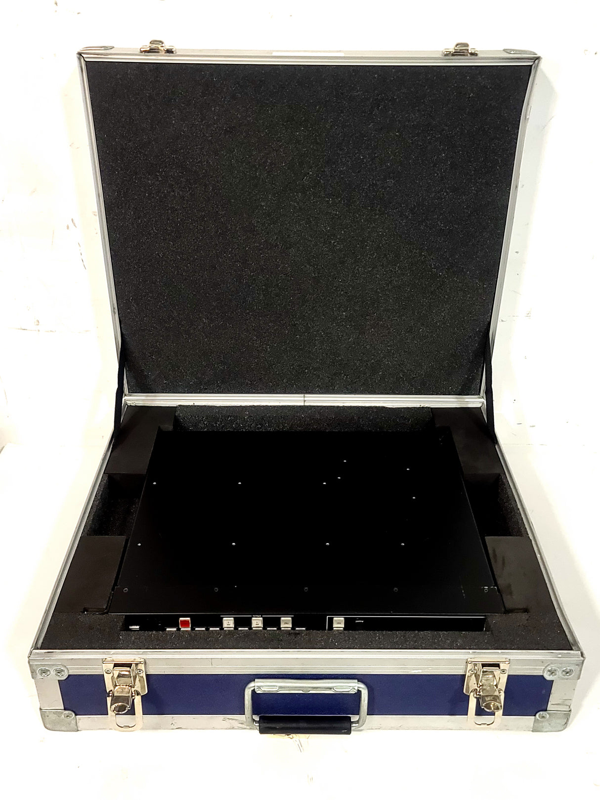Barco R9004688 PDS‑902 Digital Switcher in Hard Carrying Case