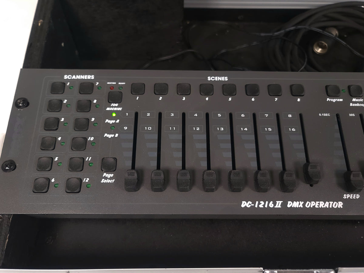 Botex DC 1216 II Lightcontroller w/ PSU, Male to Female 5 Pin, in Hard Carry Case