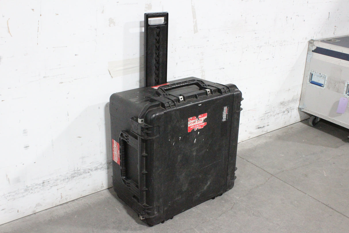 Christie LWU501i 3-Chip 5000 Lumen WUXGA LCD Conference Projector (778 Hours) w/ Remote in Hard Rolling Case