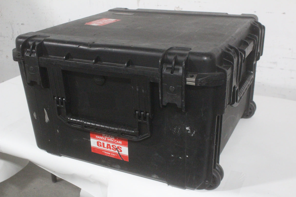 Christie LWU501i (5,000 Lumen) 3 Chip WUXGA LCD Conference Projector (92 Op Hours) w/ Remote, PSU in Hard Rolling Case (1688-177)