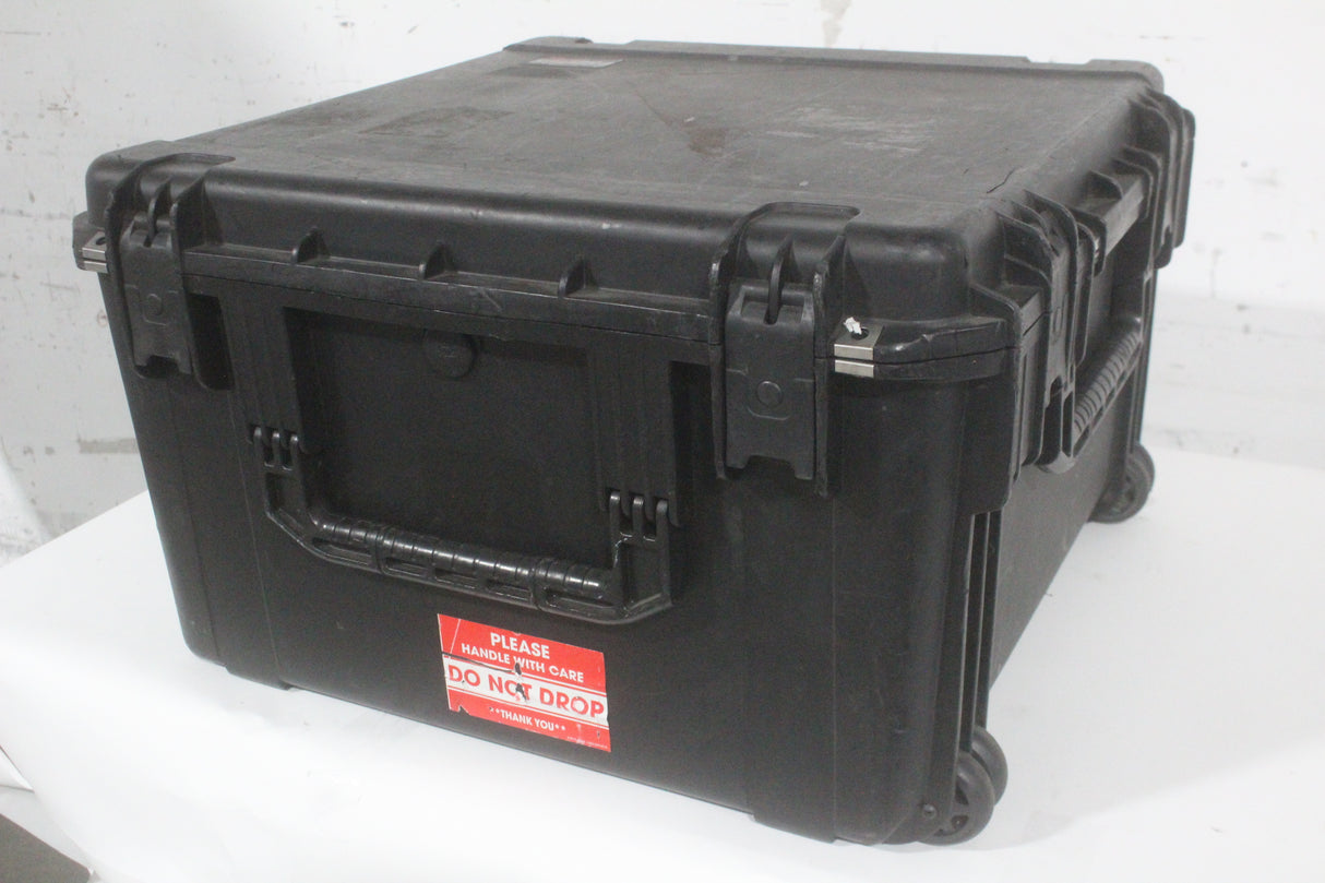 Christie LWU501i (5,000 Lumen) 3 Chip WUXGA LCD Conference Projector (967 Op Hours) w/ Remote, PSU in Hard Rolling Case (1688-173)