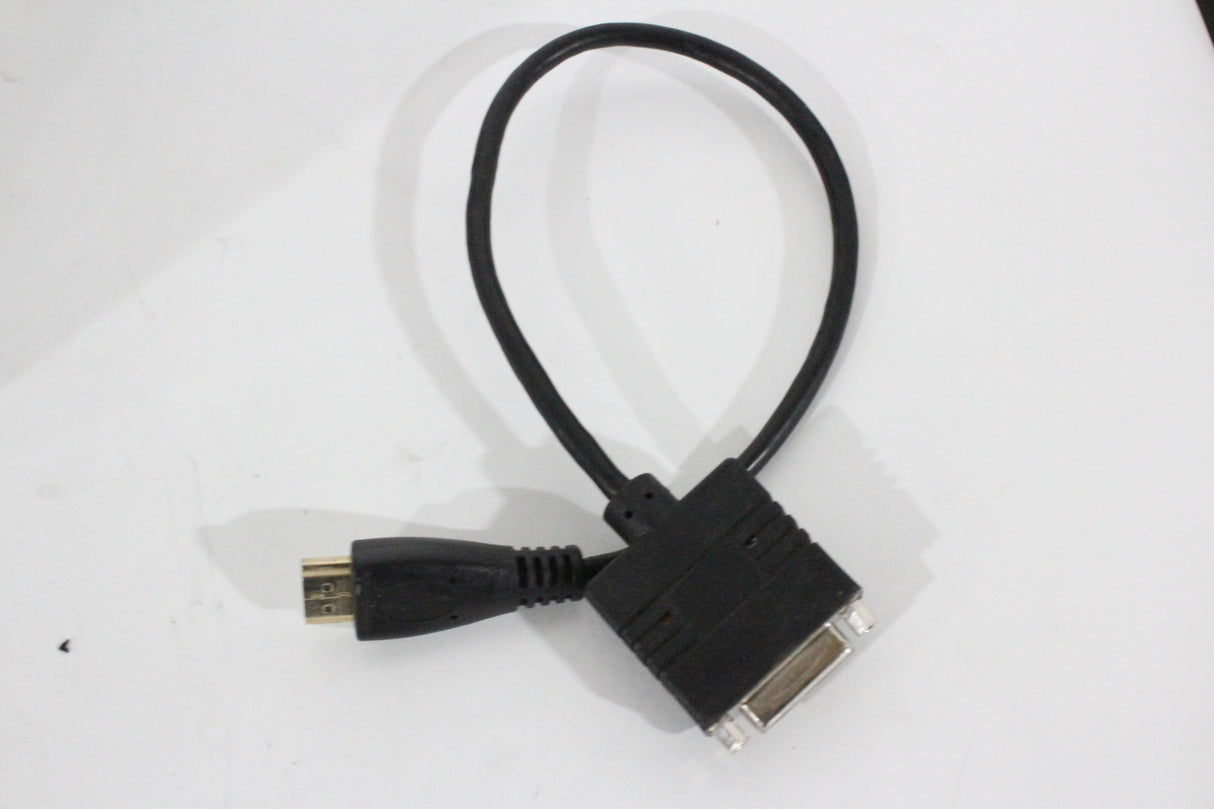 Christie LWU501i (5,000 Lumen) 3 Chip WUXGA LCD Conference Projector (992 Hours, Power Button Issue) w/ Remote in SKB Hard Wheeled Case (1688-198)