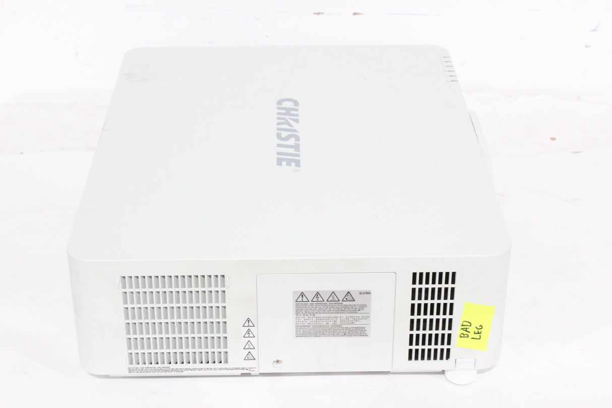 Christie LWU501i (5,000 Lumen) 3 Chip WUXGA LCD Conference Projector (992 Hours, Power Button Issue) w/ Remote in SKB Hard Wheeled Case (1688-198)