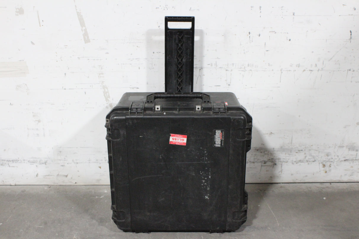 Christie LWU501i (5,000 Lumen) 3 Chip WUXGA LCD Conference Projector (TEMP Issues) w/ Remote in Hard Rolling Case (FOR PARTS) (1688-209)