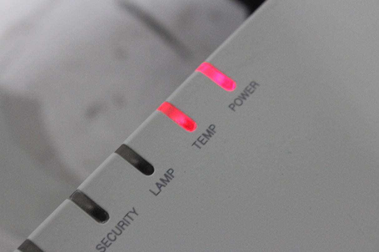 Christie LWU501i (5,000 Lumen) 3 Chip WUXGA LCD Conference Projector (TEMP Issues) w/ Remote in Hard Rolling Case (FOR PARTS) (1688-209)