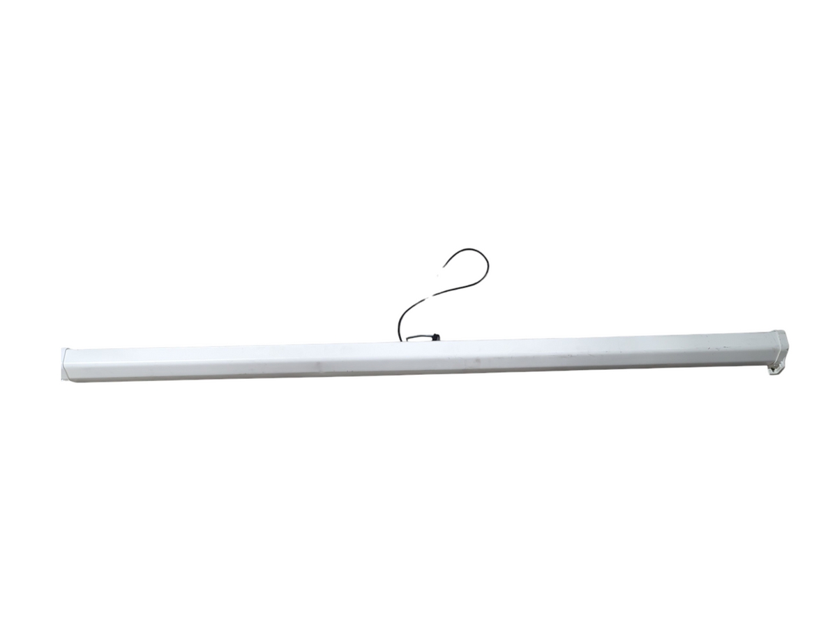 Draper Luma XT1000E 73" HDTV 16:9  Projector Screen