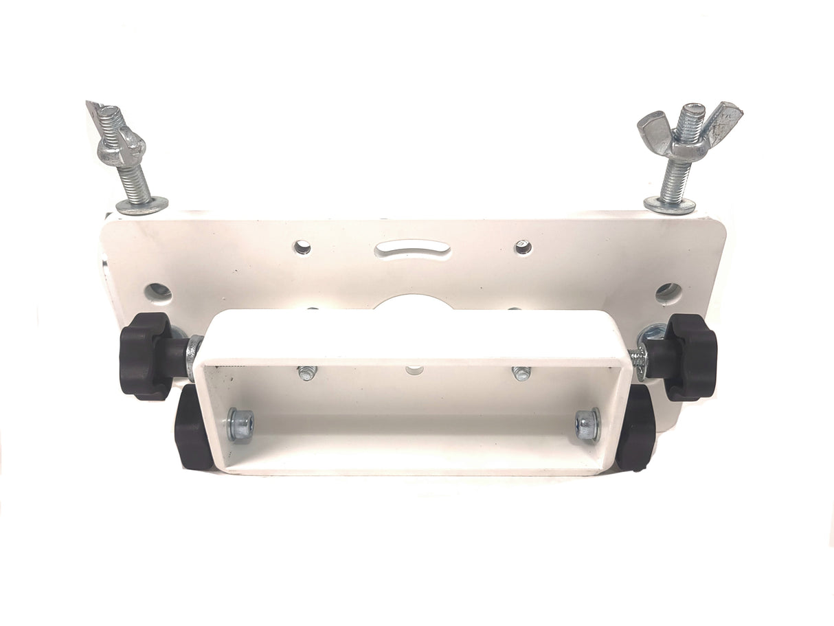 Epson Pro Z10005UNL H610A 10,000 Lumens WUXGA LCD Large Venue Projector ( 195 Lamp 1 Hours 195 Lamp 2 Hours) [NO Lamp] w/ Remote, PSU, (2) Mounting Brackets, (2) C-Clamps, Safety Cable, in Wheeled Road Case