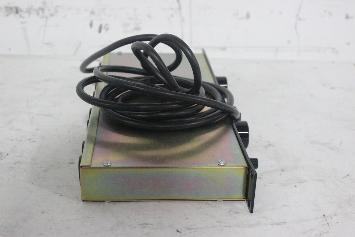 Furman PL-Plus Power Conditioner (No Lamp Bulbs)