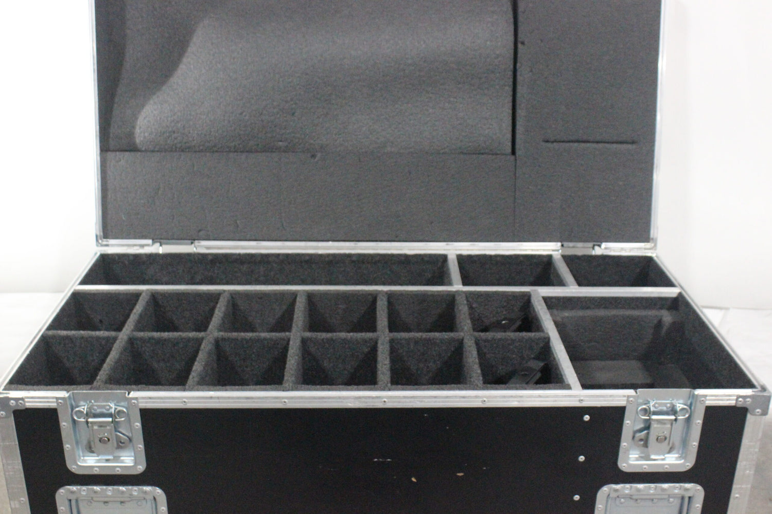 German Light Products X4 Atom GLP RGBW 30W RGBW Compact Head w/ Zoom in 23x47x20" Rolling Road Case