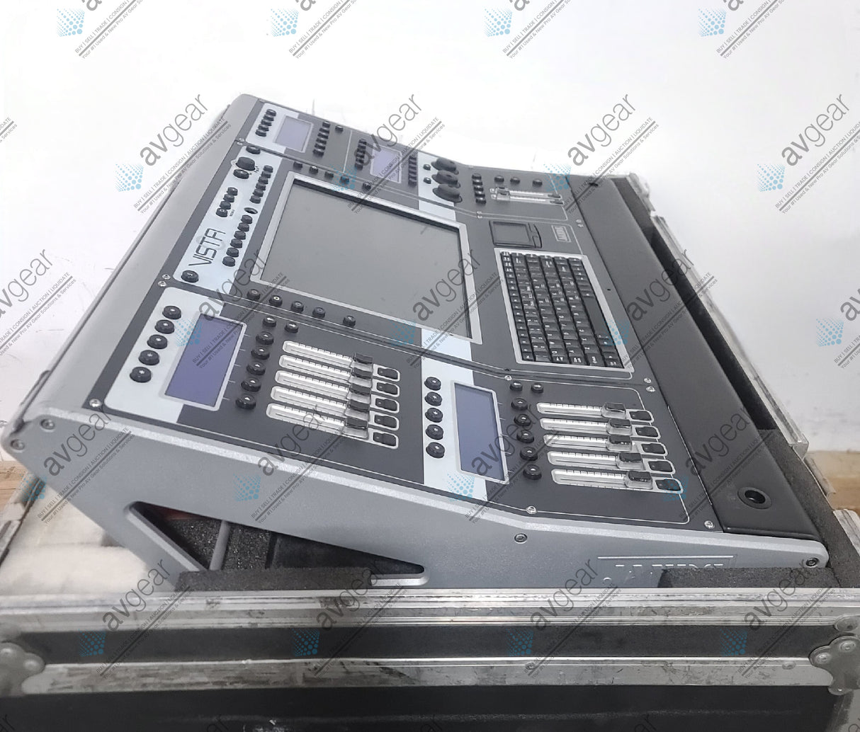 Jands Vista T2 Lighting Console w/ Hard Case & Generic AC Cable