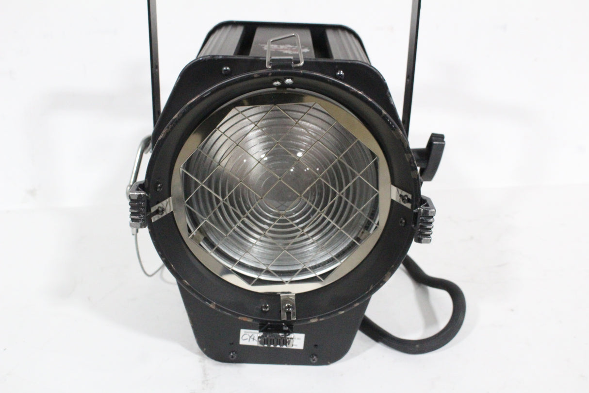(Lot of 20) Strand Lighting Fresnelite 2KW 8" Fresnel Studio Lights w/ Stage-Pin Connectors
