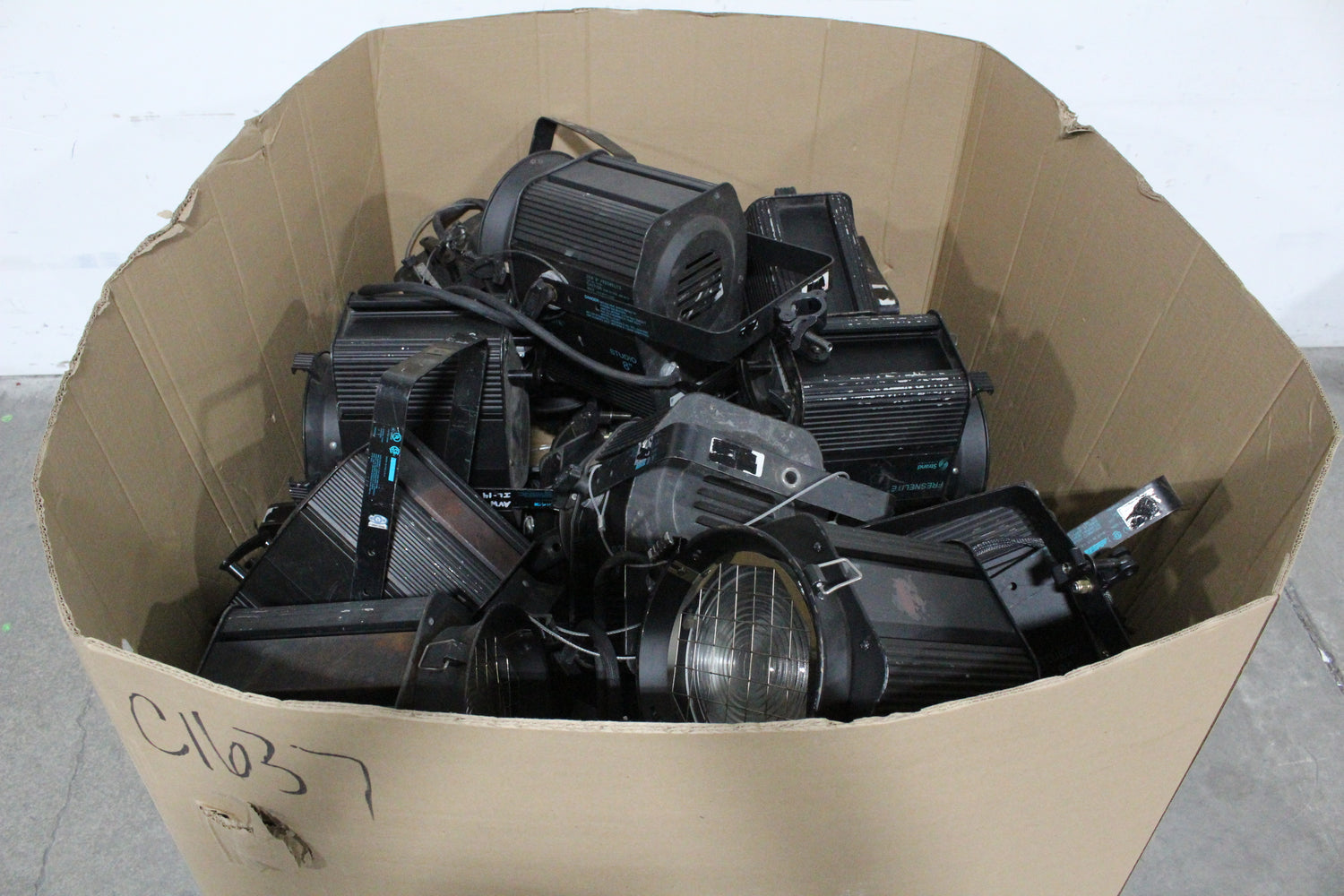 (Lot of 20) Strand Lighting Fresnelite 2KW 8" Fresnel Studio Lights w/ Stage-Pin Connectors