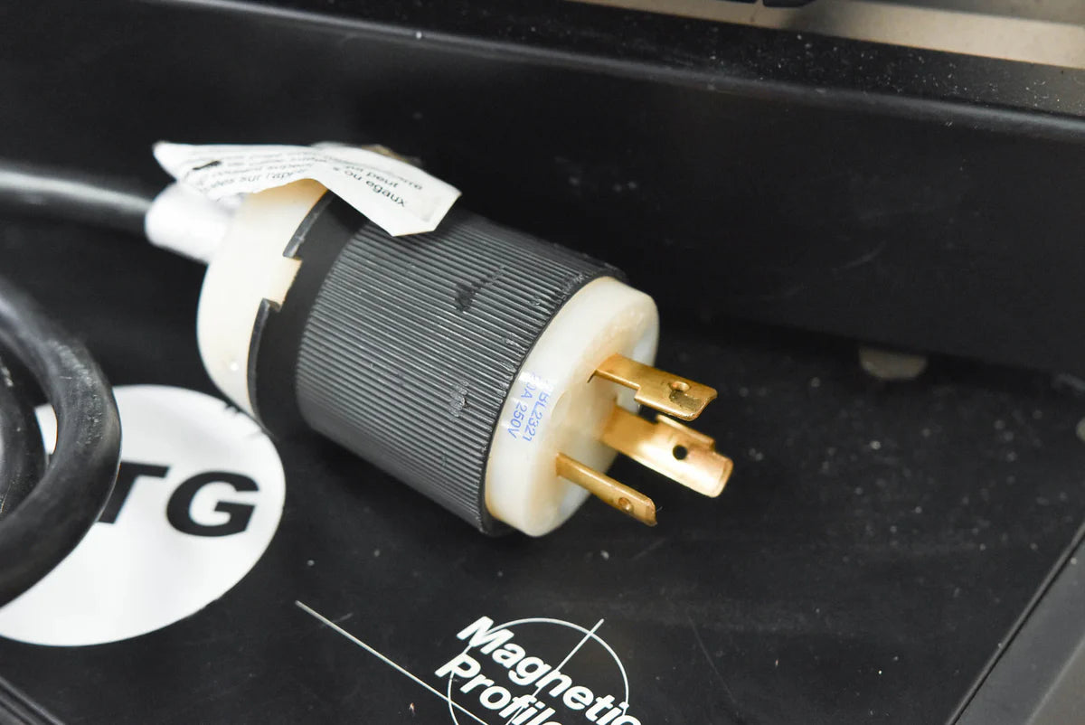 Martin Lighting MAC 2000 Performance II Moving Head Light