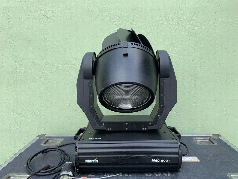 Martin Lighting MAC 600 E NT Moving Head Light