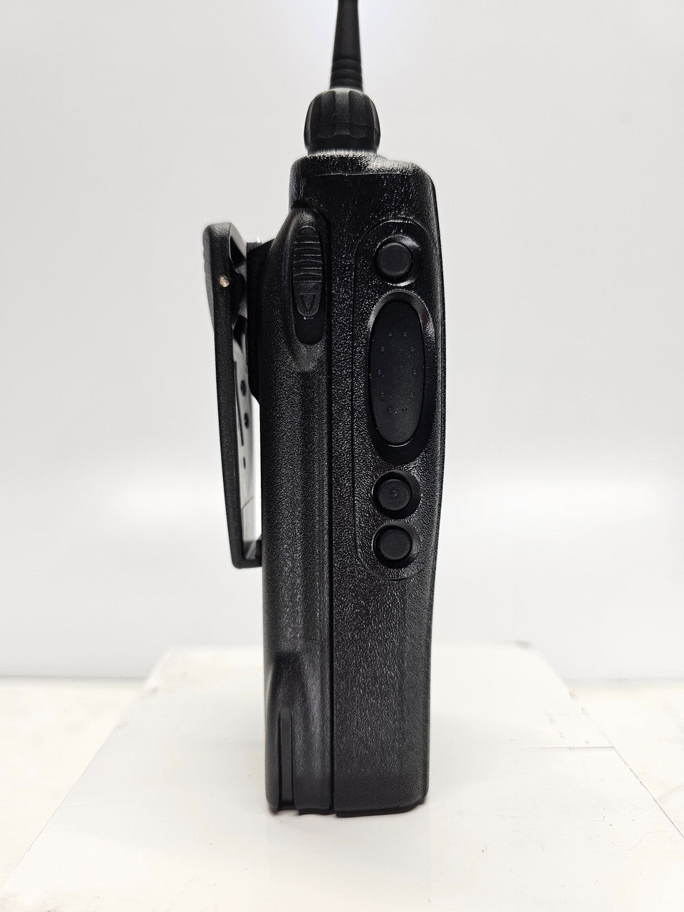 Motorola HT750 Portable Radio 16 CH 4 Watt