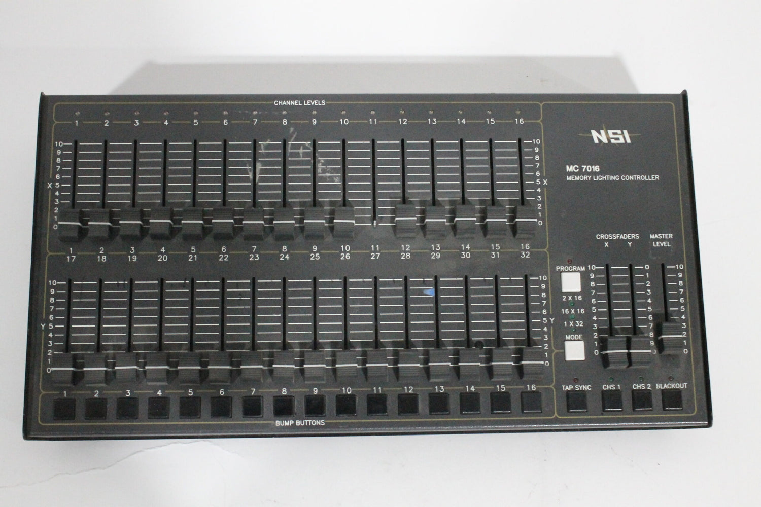 NSI N7016-D00 MC 7016 16/32 Channel Memory Lighting Controller Console