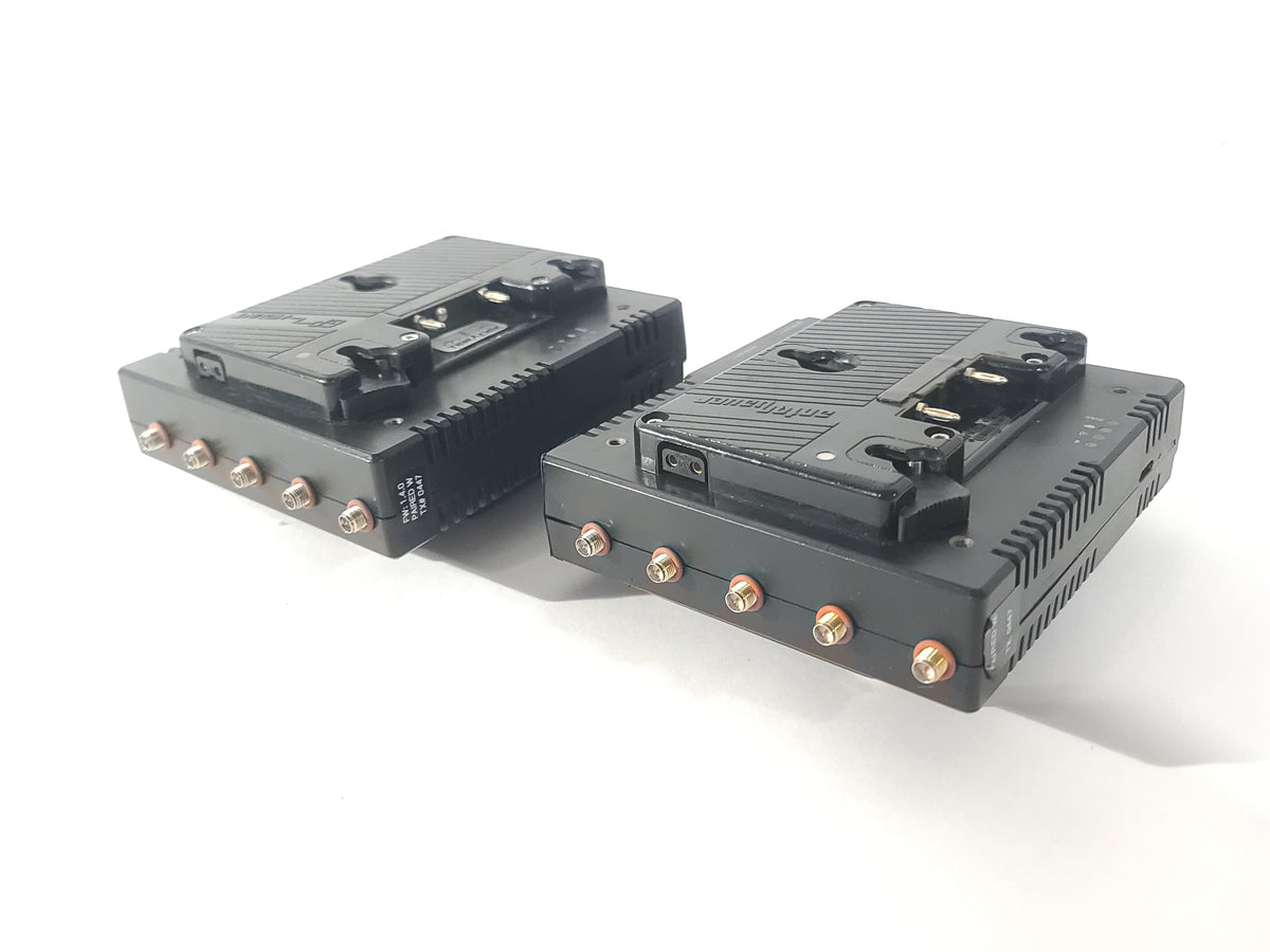 Paralinx Tomahawk 1:2 SDI/HDMI Wireless Transceiver Kit w/ (2) Paralinx UX999R Receivers, UX999T Transmitter, and Accessories