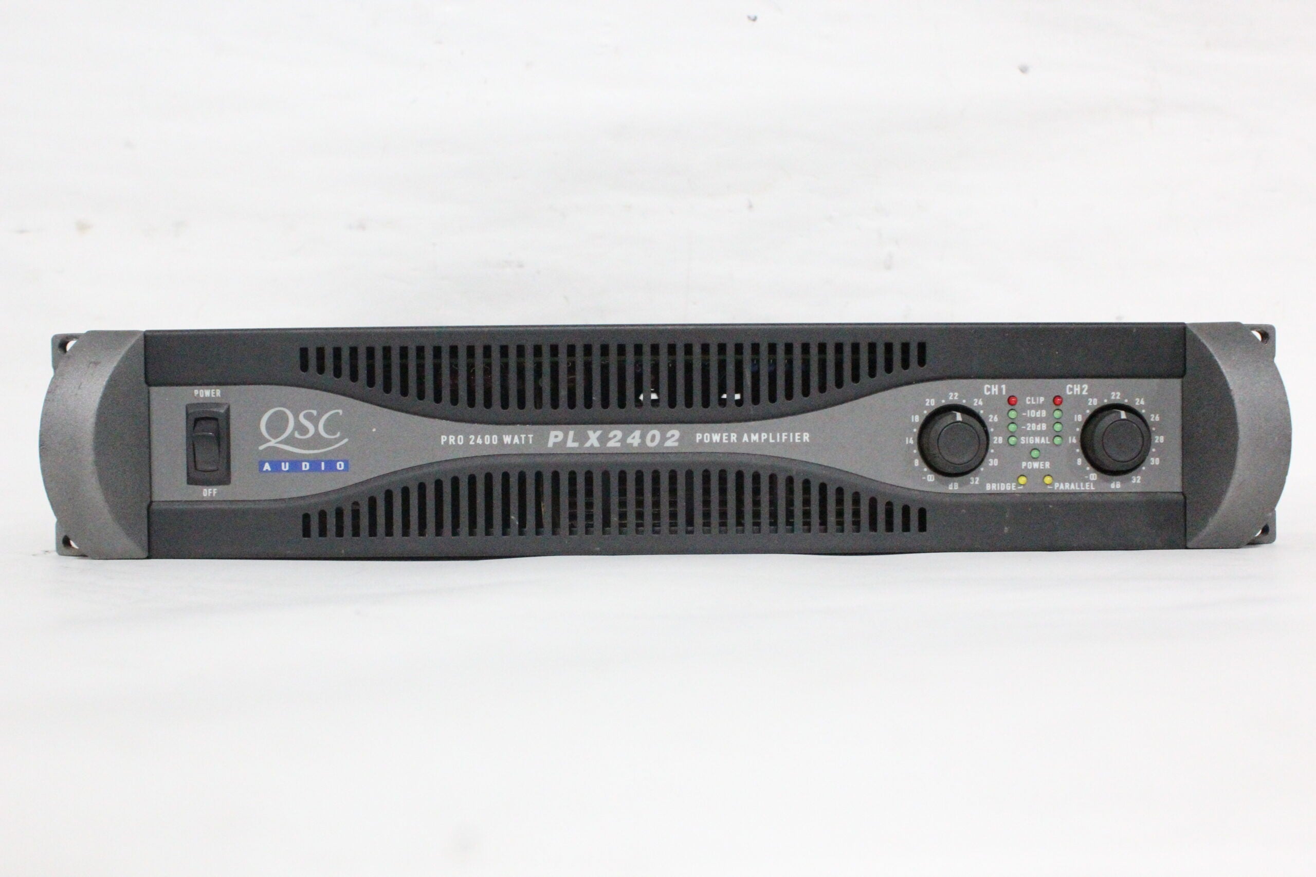 QSC PLX2402 パワーアンプ QSC PLX 2402 2-Channel Pro 2400W Power Amplifier – AVGear.com