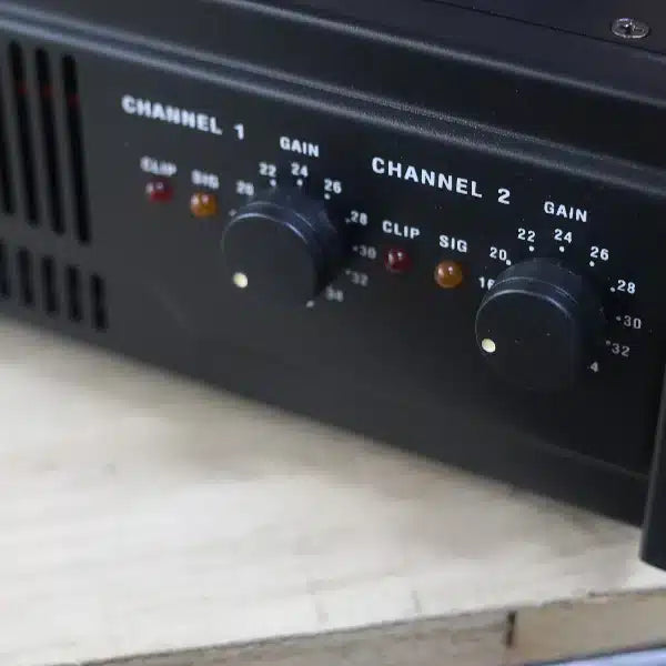 QSC RMX2450 RMX Series Professional Power Amplifiers