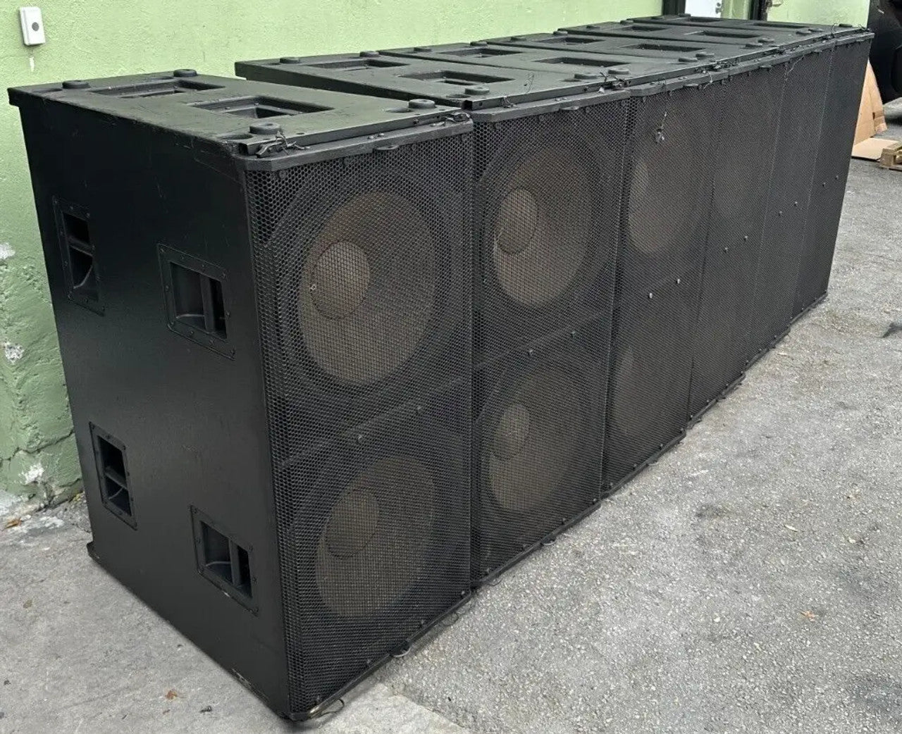 QSC WL218-SW WideLine™ Subwoofer